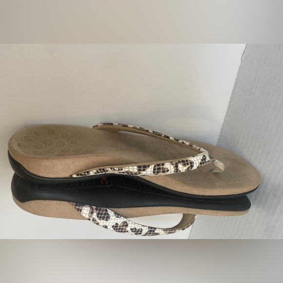 VIONIC Pre-Owned Women’s DillonToe post white leopard Flip Flop US Size 8.5-9 - Picture 3 of 9